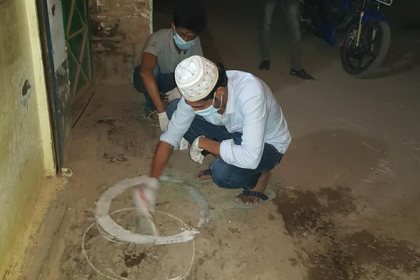 সামাজিক দূরত্ব নিশ্চিতে ছাত্রলীগের ব্যতিক্রমী উদ্যোগ 