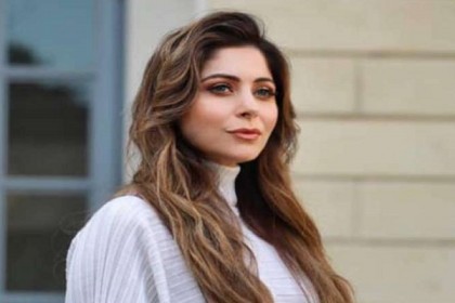 করোনায় আক্রান্ত কে এই বিতর্কিত কণিকা কাপুর?