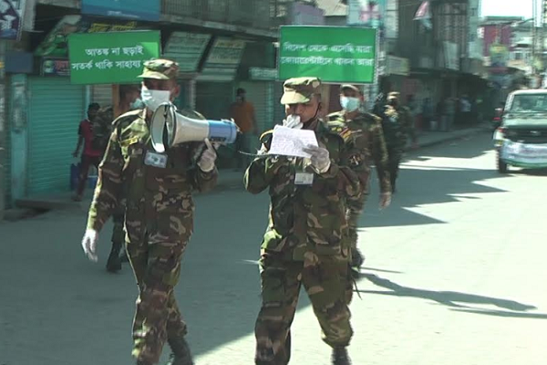 কিশোরগঞ্জে সেনাবাহিনীর সচেতনতামূলক মহড়া