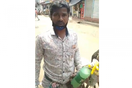 করোনা নিয়ে রিকশাচালকের অভিনব সচেতনতা ভাইরাল (ভিডিও)