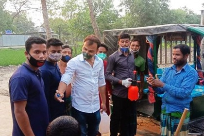 শেরপুরে লিফলেট ও হ্যান্ড স্যানিটাইজার বিতরণ