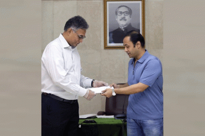 প্রধানমন্ত্রীর তহবিলে ১০ কোটি টাকা দিল বসুন্ধরা গ্রুপ