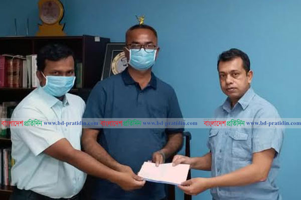 করোনা মোকাবেলায় মানিকগঞ্জে দুর্যোগ ব্যবস্থাপনা তহবিলে অনুদান 