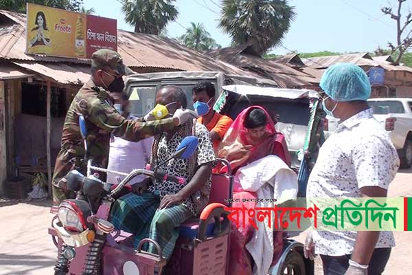 লক্ষ্মীপুরে হোম কোয়ারেন্টাইন নিশ্চিত করতে তৎপর সেনাবাহিনী 