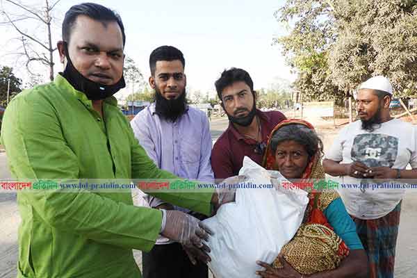 নন্দীগ্রামে কর্মহীনদের বাড়ি বাড়ি গেল খাদ্যসামগ্রী