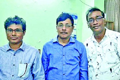 
ডুয়েটের তিন গবেষকের করোনা প্রতিরোধের কৌশল আবিষ্কার