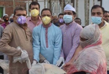 ভোলায় ছাত্রলীগের মাক্স ও সাবান বিতরণ