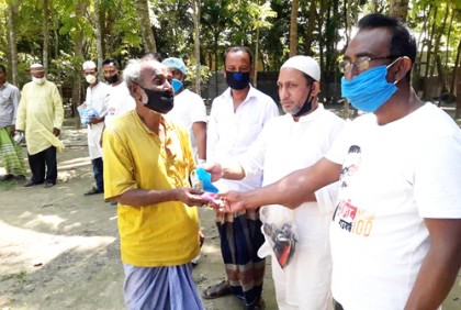 করিমগঞ্জে আওয়ামী লীগের উদ্যোগে মাস্ক ও সাবান বিতরণ