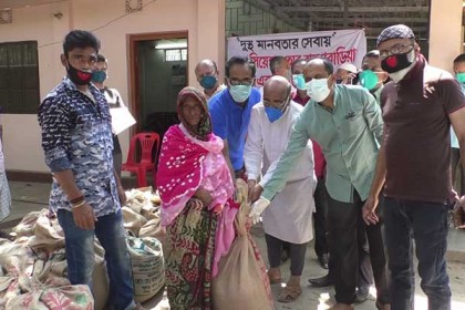 ব্রাহ্মণবাড়িয়ায় আড়াইশ পরিবারের মাঝে ত্রাণ বিতরণ