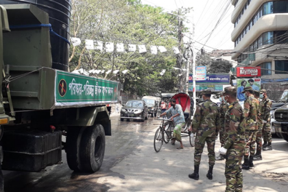 জনসচেতনতায় চট্টগ্রামেও মাঠে সেনাবাহিনী