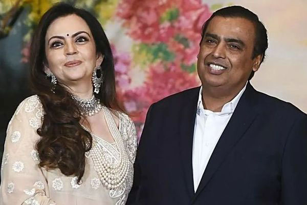 টাটা’র পর করোনা মোকাবেলায় মুকেশ আম্বানিও দিলেন ৫০০ কোটি