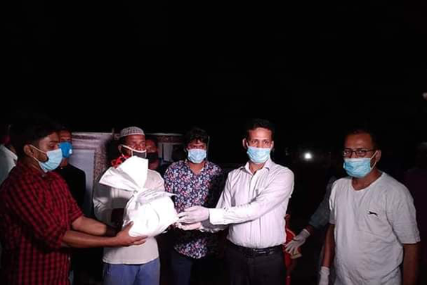 সংসদ সদস্যের পক্ষ থেকে কর্মহীনদের খাদ্য সহায়তা