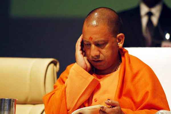 করোনা মোকাবেলায় যোগীর তহবিলে অর্থ দিচ্ছেন মাদরাসা শিক্ষকরা