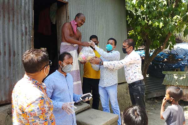 শরীয়তপুরে শ্রমজীবী ৩শ পরিবারের মাঝে ত্রাণ বিতরণ