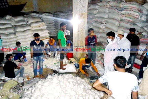 দিনাজপুরে ৪০ হাজার পরিবারের পাশে এমপি শিবলী সাদিক