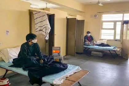 কোয়ারেন্টাইন থেকে প্রতি ঘণ্টায় সেলফি তুলে পাঠাতে হবে!