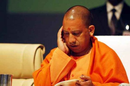 করোনা মোকাবেলায় যোগীর তহবিলে অর্থ দিচ্ছেন মাদরাসা শিক্ষকরা