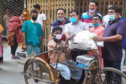 আরও ১৭০০ দুস্থ পরিবারে খাদ্যসামগ্রী দিল বসুন্ধরা গ্রুপ