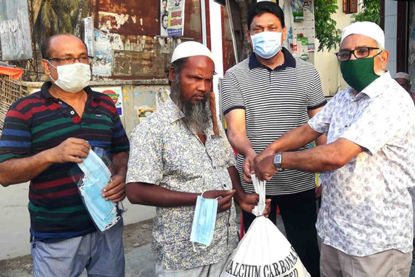 মোরেলগঞ্জ-শরণখোলায় ৫ হাজার পরিবারকে খাদ্য সহায়তা বিএনপি'র