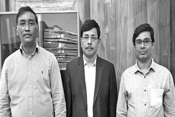 করোনা প্রতিরোধে কৌশল আবিষ্কার ডুয়েটের তিন গবেষকের