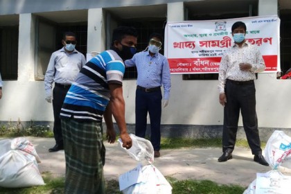 শরীয়তপুরে বিভিন্ন সংগঠনের ত্রাণসামগ্রী বিতরণ