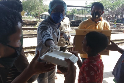 শ্রীমঙ্গলে ছিন্নমূলদের খাবার দিলো 'উদ্দীপ্ত তারুণ্য’ 