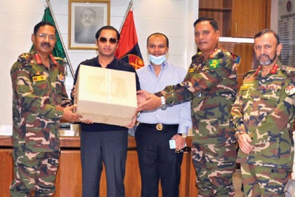 সামরিক চিকিৎসা সার্ভিস মহাপরিদপ্তরকে পিপিই ও মাস্ক সরবরাহ করলো বসুন্ধরা
