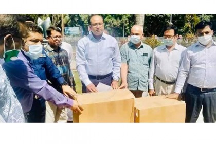 কিশোরগঞ্জে রাষ্ট্রপতির ছেলে তুহিনের চিকিৎসা সামগ্রী প্রদান