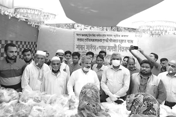 আড়াইহাজারে নজরুল ইসলাম বাবুর ব্যাপক ত্রাণ তৎপরতা