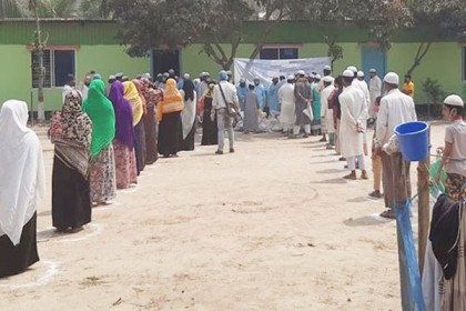 কিশোরগঞ্জে এক হাজার দরিদ্রকে খাদ্য সহায়তা দিয়েছে ওলামা পরিষদ