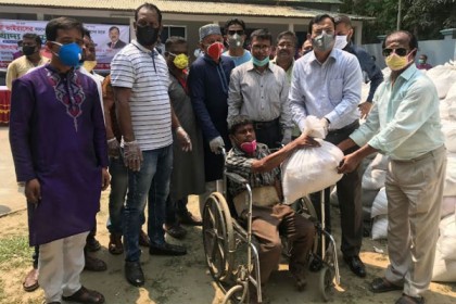 শিবপুরে ৫ হাজার দুস্থ মানুষের মাঝে খাদ্যসামগ্রী বিতরণ