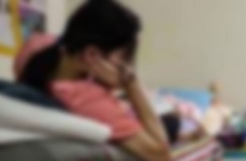 জ্বর শ্বাসকষ্ট থাকায় সাভার ছাড়তে হল এক নারীকে