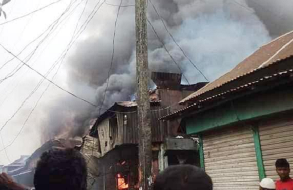 করিমগঞ্জে আগুন পুড়ে গেল ২৩ দোকান