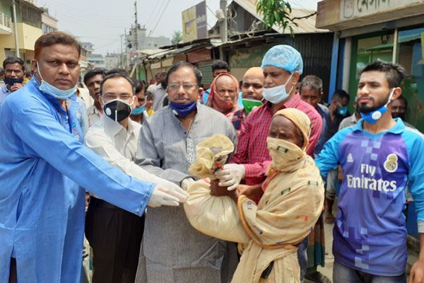 হবিগঞ্জে খাদ্যসামগ্রী ও মাস্ক বিতরণ