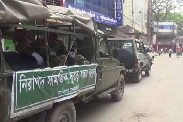 ফরিদপুরে দোকান খোলা রাখায় ৬ দোকানদারকে জরিমানা