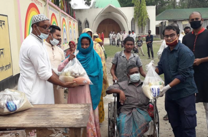 কালিয়াকৈরে ৪ শতাধিক পরিবারের মাঝে খাদ্যসামগ্রী বিতরণ