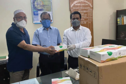 করোনা পরীক্ষায় চট্টগ্রামে আরও ৫০০ কিট পাঠালেন বিপ্লব বড়ুয়া