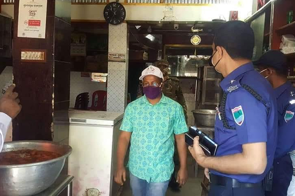 সরকারি নির্দেশনা অমান্য করায় কুষ্টিয়ায় ২ জনকে অর্থদণ্ড 