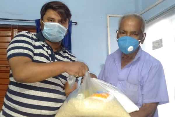 পাবিপ্রবি ছাত্রলীগের উদ্যোগে খাদ্য ও স্বাস্থ্য সুরক্ষা সামগ্রী বিতরণ