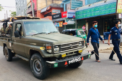 পুলিশ-সেনা নামলেই ফাঁকা, পরে যেই সেই!