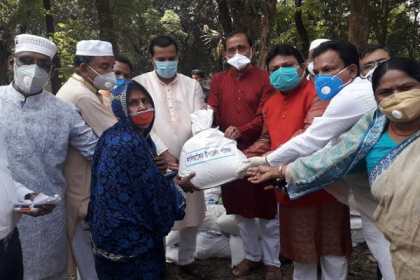 কালিয়াকৈরে ১২ হাজার পরিবারের মাঝে খাদ্য সামগ্রী বিতরণ