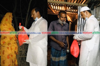 এবার গভীর রাতে বাড়ি বাড়ি খাদ্য দিলেন এমপি আজিজ 