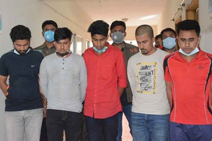 করোনা নিয়ে ফেসবুকে গুজব ছাড়ানোর অভিযোগে গ্রেফতার ৫