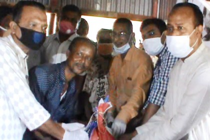 করিমগঞ্জে তিন হাজার মানুষকে খাদ্য সহায়তা প্রদান