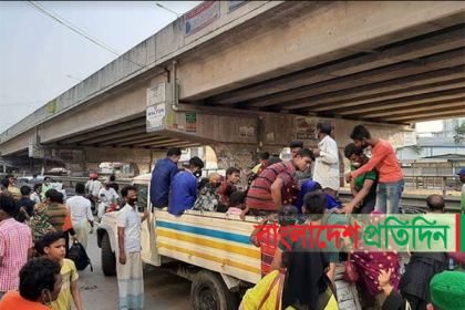 রাজধানীমুখী হাজার হাজার পোশাক শ্রমিক