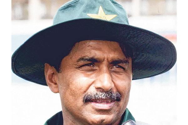 আমিরদের ফাঁসির দাবি তুললেন মিয়াঁদাদ!