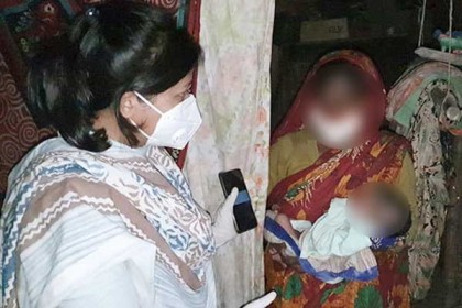 খবর পেয়েই প্রসূতির বাড়িতে খাবার নিয়ে ছুটলেন ইউএনও