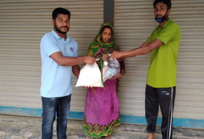 সখীপুরে দুস্থ মানুষের মধ্যে খাদ্যসামগ্রী বিতরণ