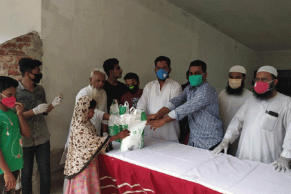 ব্রাহ্মণবাড়িয়ায় খাদ্য সামগ্রী বিতরণ

