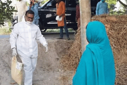বাগাতিপাড়ায় খাদ্য সামগ্রী বিতরণ